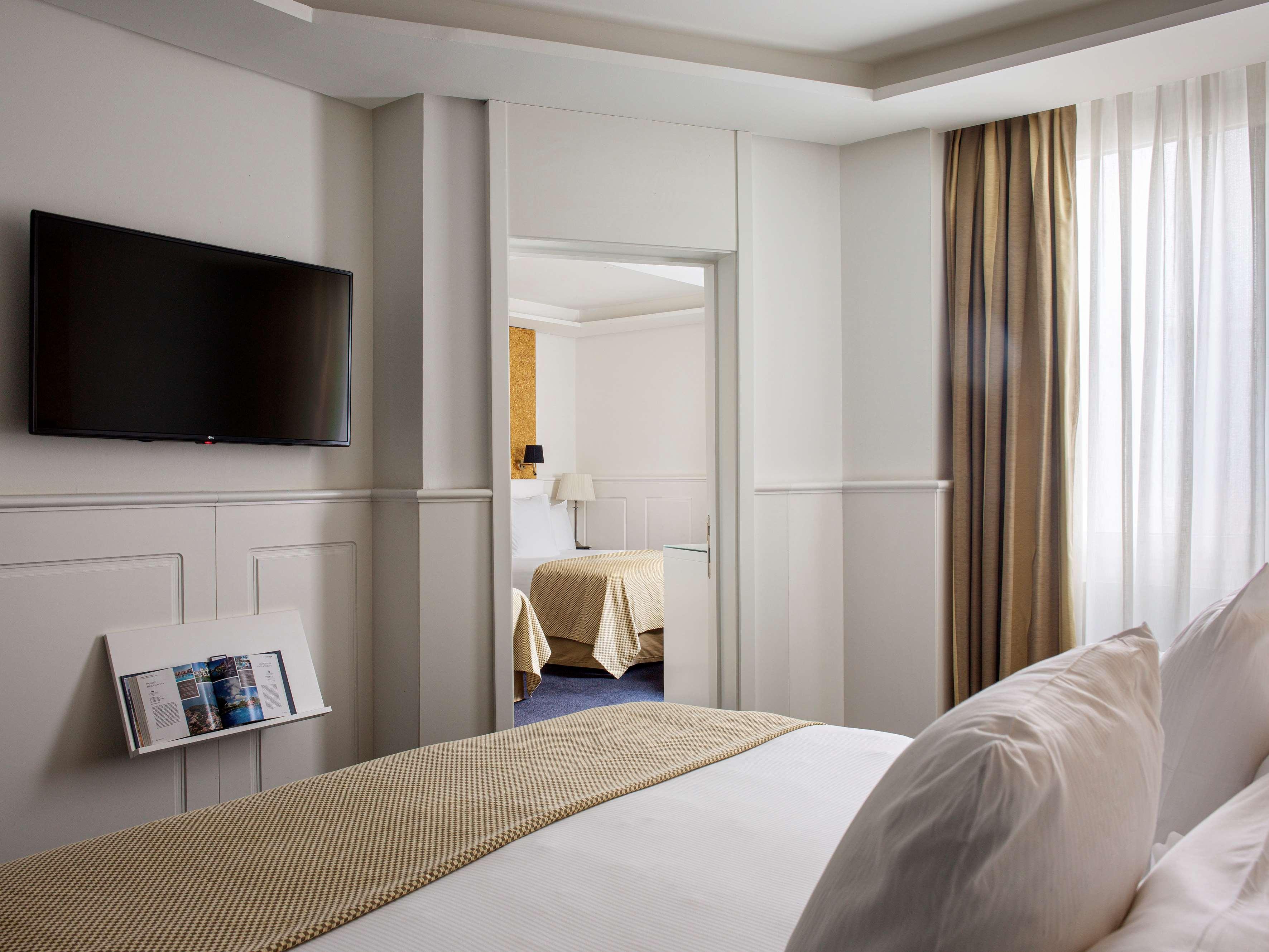 Colon Gran Melia - The Leading Of The World